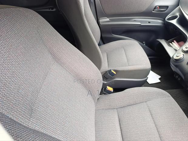 Toyota Sienta 2019 Brown