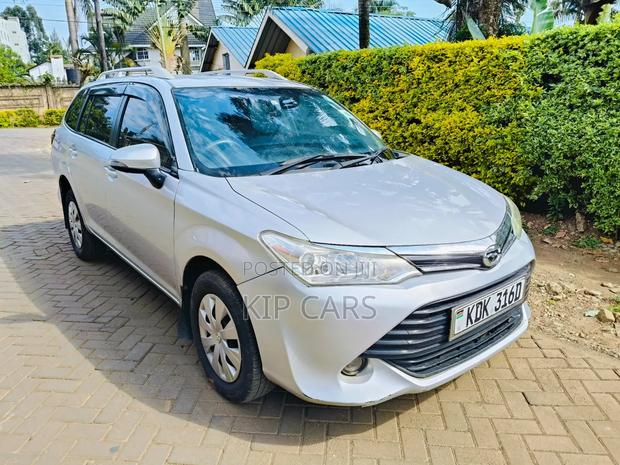 Toyota Corolla Fielder 1.5 Petrol FWD 2015 Silver