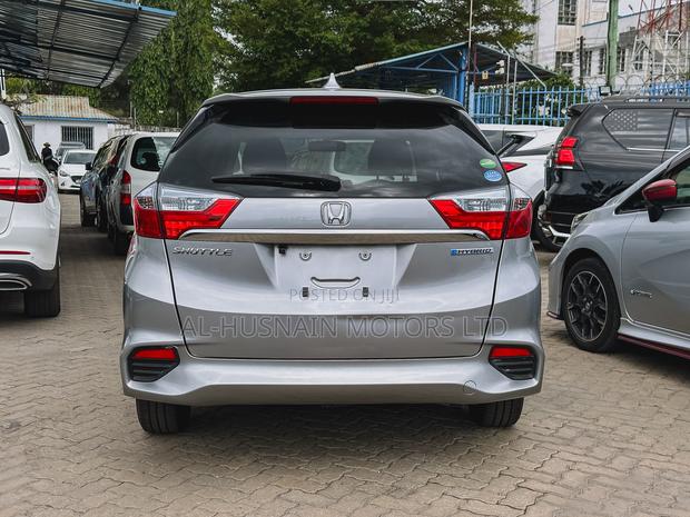 Honda Shuttle 1.5 Hybrid 2WD 2018 Silver