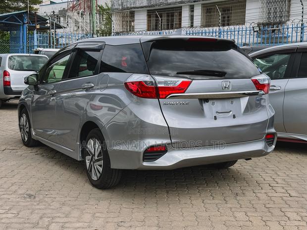 Honda Shuttle 1.5 Hybrid 2WD 2018 Silver