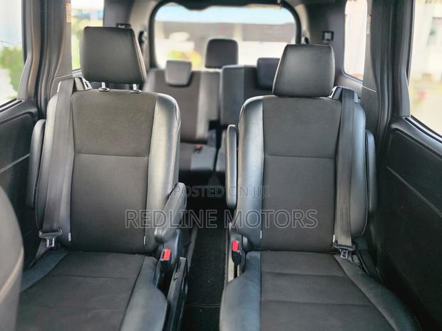 Toyota Noah 2.0 AWD (6 Seater) 2017 Black