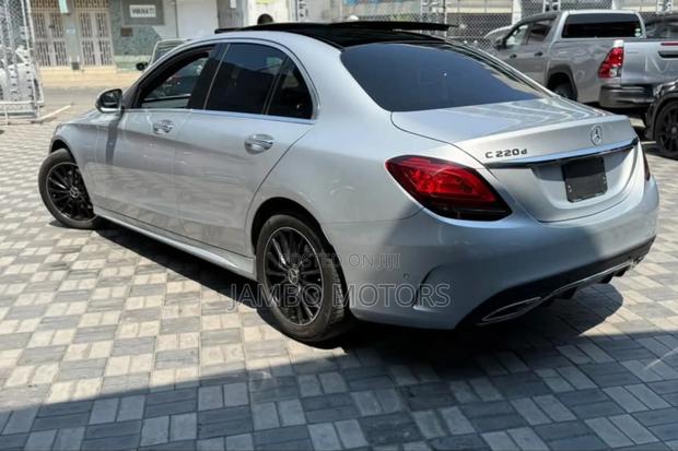 Mercedes-Benz C220 Classic 2019 Silver