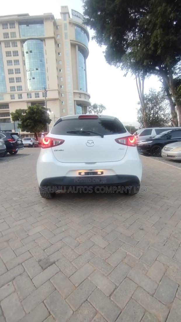 Mazda Demio 2018 White