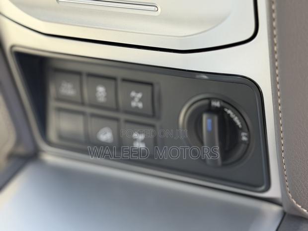 Toyota Land Cruiser Prado 2.8 2019 Black