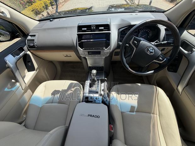 Toyota Land Cruiser Prado 2.8 2019 Black