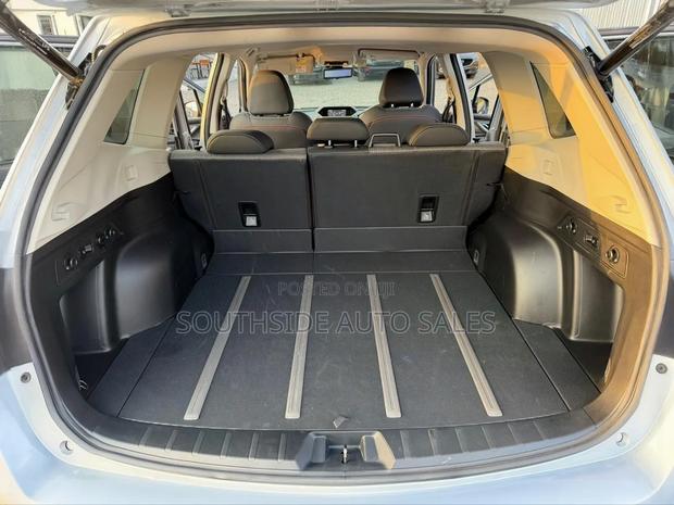 Subaru Forester Premium AWD 2019 Silver