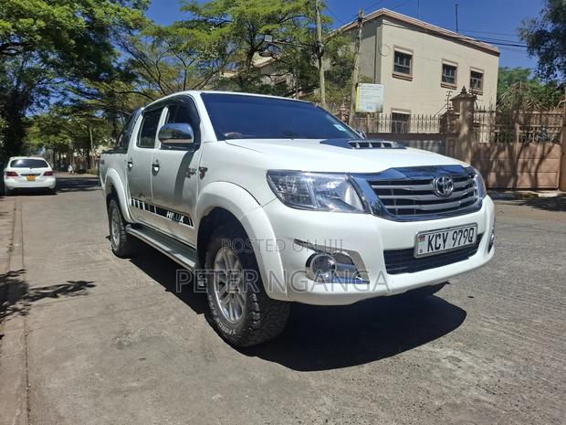 Toyota Hilux 3.0 D-4D 4x4 2012 White