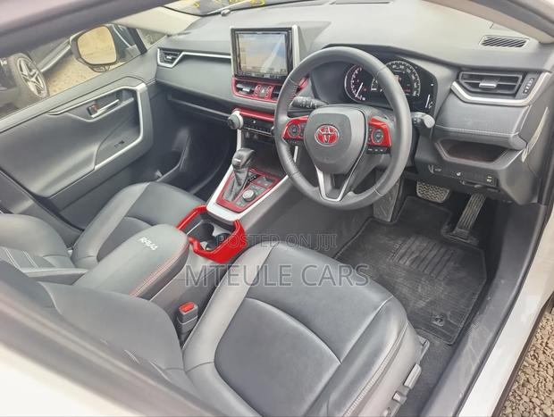 Toyota RAV4 2020 White