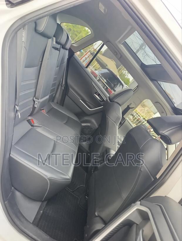 Toyota RAV4 2020 White