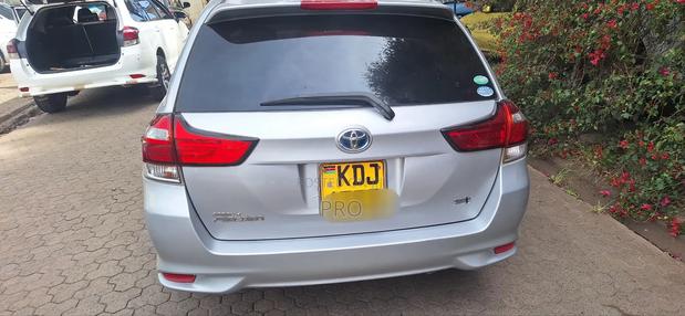 Toyota Corolla Fielder 2015 Silver