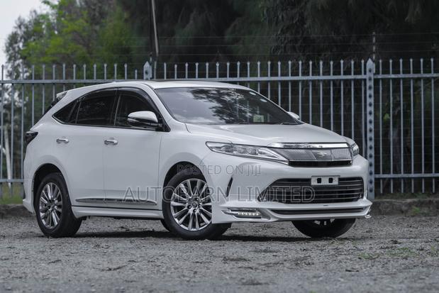 Toyota Harrier 2.0 2019 White
