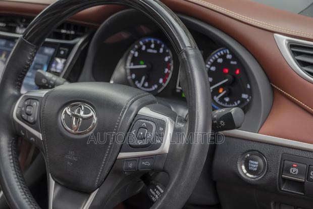 Toyota Harrier 2.0 2019 White