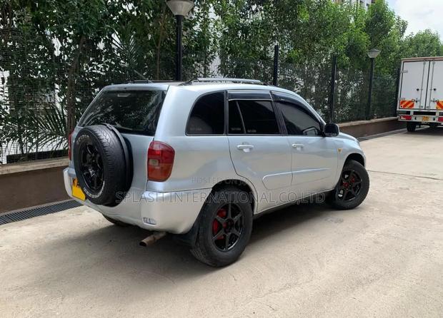 Toyota RAV4 Automatic 2000 Silver