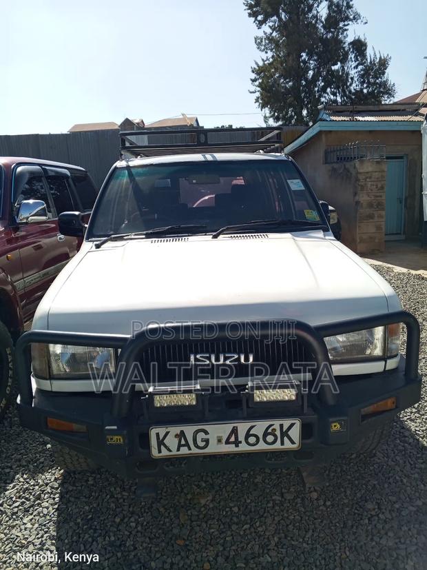 Isuzu Trooper 1998 White