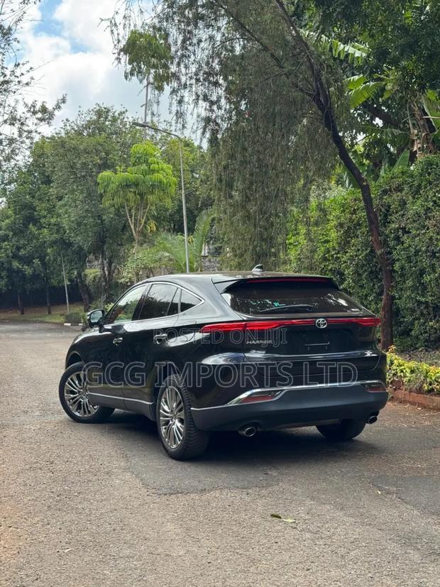 Toyota Harrier 2.0 2020 Black