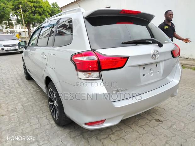 Toyota Corolla Fielder 2020 Silver