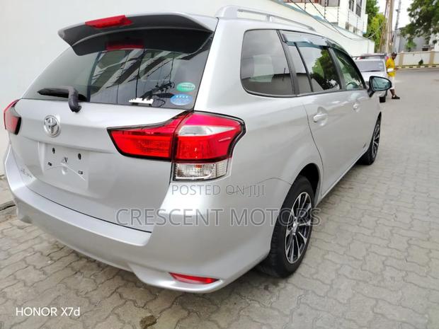 Toyota Corolla Fielder 2020 Silver