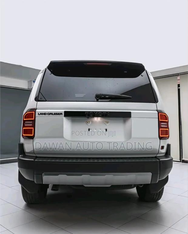 Toyota Land Cruiser Prado 2024 White