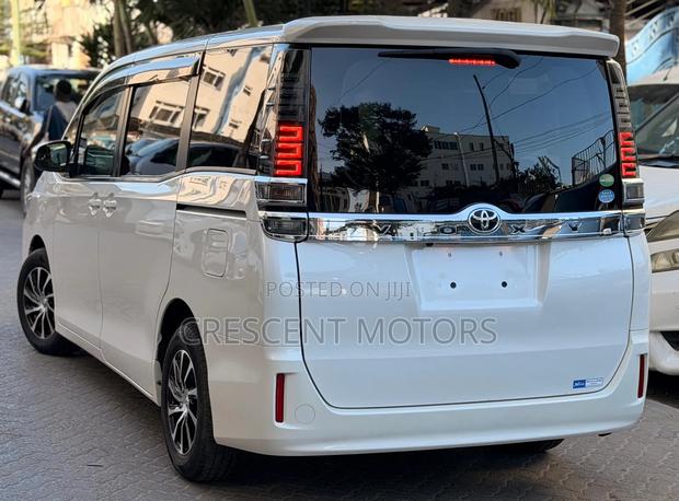 Toyota Voxy 2019 White