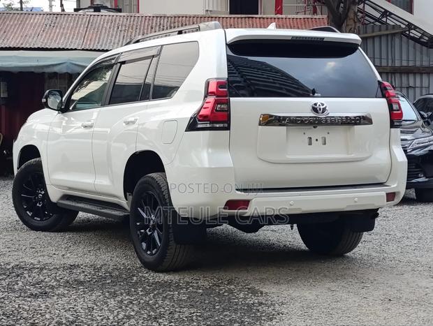 Toyota Land Cruiser Prado 2021 Pearl