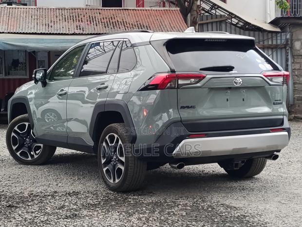 Toyota RAV4 2019 Gray