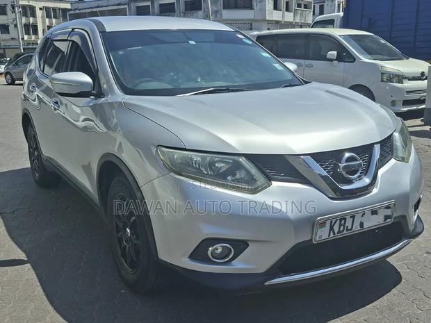 Nissan X-Trail 2016 Silver
