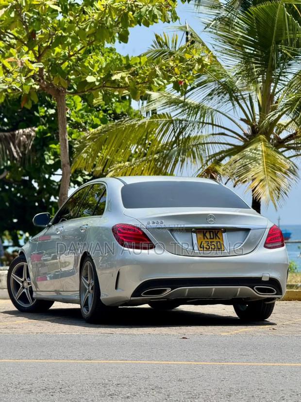 Mercedes-Benz C200 2016 Silver