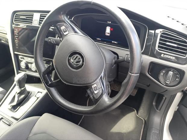 Volkswagen Golf 2019 White