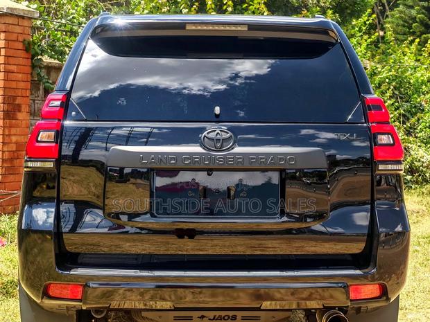 Toyota Land Cruiser Prado 2.7 2019 Matt Black