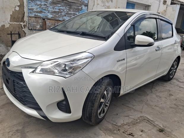 Toyota Vitz 2018 White