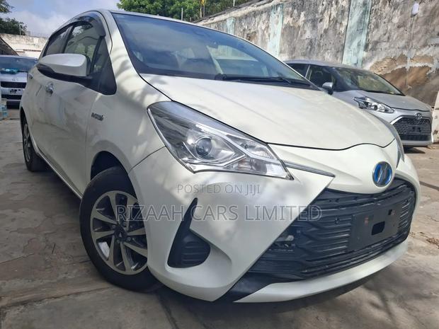Toyota Vitz 2018 White