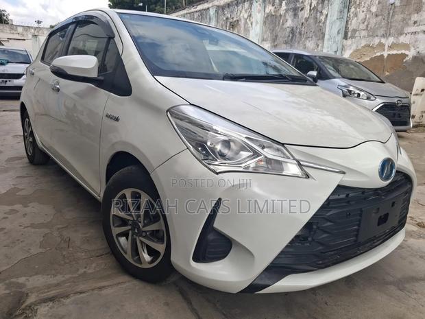 Toyota Vitz 2018 White