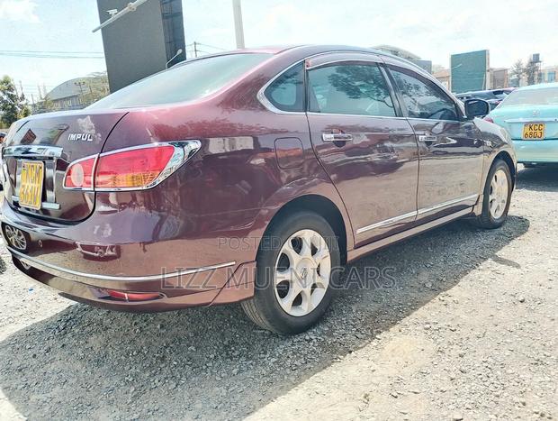 Nissan Bluebird 2010 Maroon