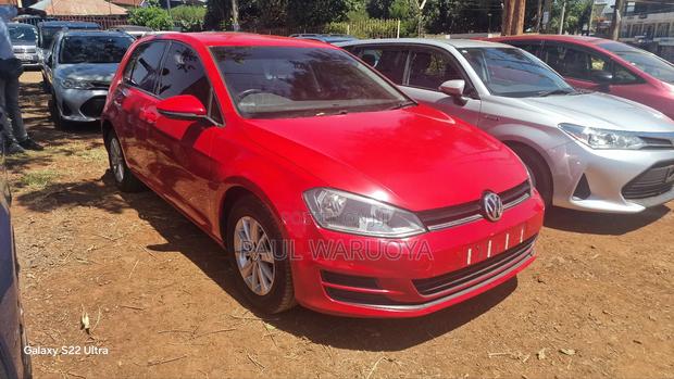 Volkswagen Golf TSI S 4-Door FWD 2017 Red
