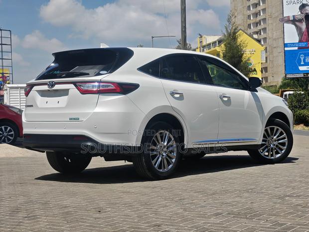 Toyota Harrier 2019 White