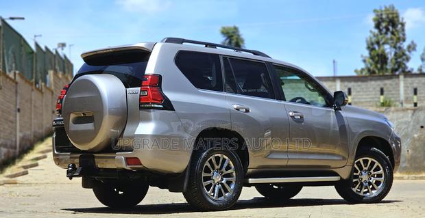Toyota Land Cruiser Prado 2.8 2019 Silver
