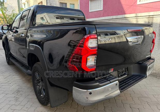 Toyota Hilux 2020 Black