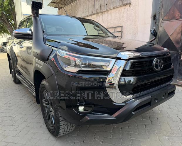 Toyota Hilux 2020 Black