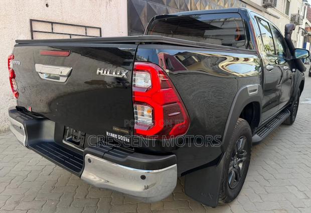 Toyota Hilux 2020 Black