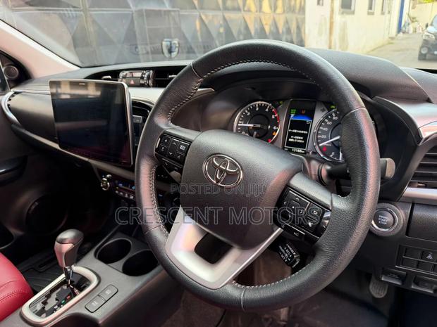 Toyota Hilux 2020 Black