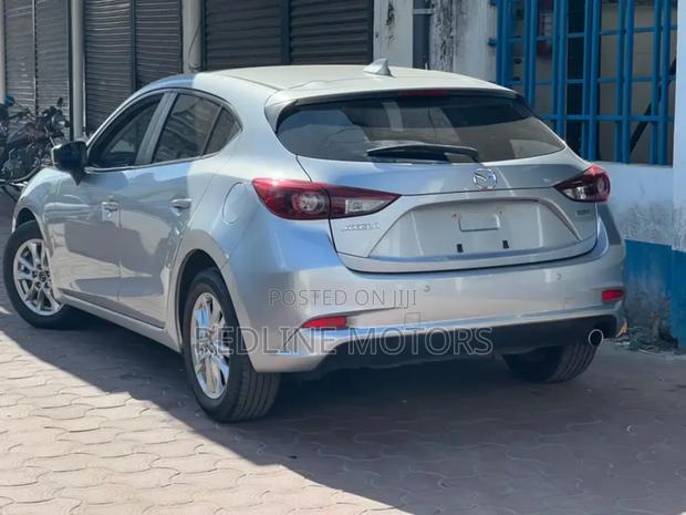 Mazda Axela 2018 Silver