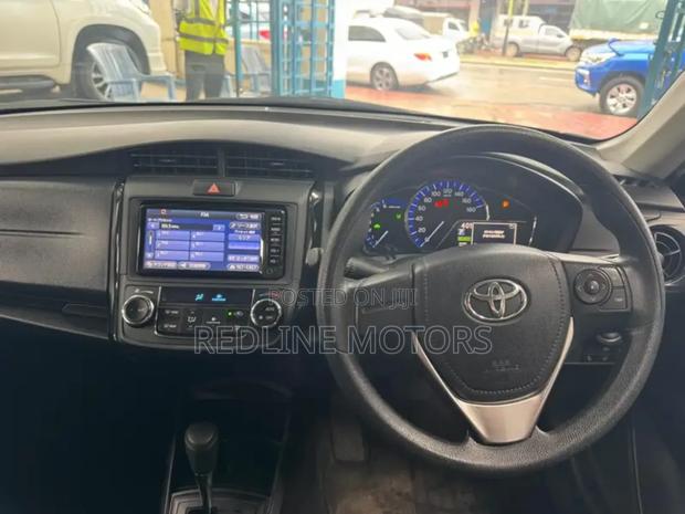 Toyota Axio 1.5 Hybrid 2WD 2018 White