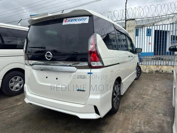 Nissan Serena 2018 White