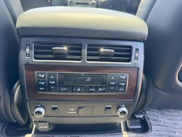 Toyota Land Cruiser 4.6 V8 ZX 2017 Black