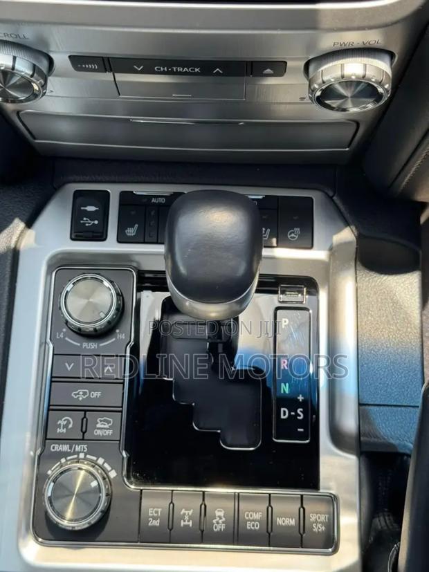 Toyota Land Cruiser 4.6 V8 ZX 2017 Black