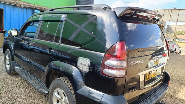 Toyota Land Cruiser 2006 Black