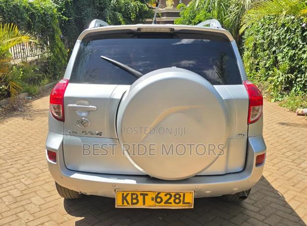 Toyota RAV4 2.0 VVT-i 2008 Silver