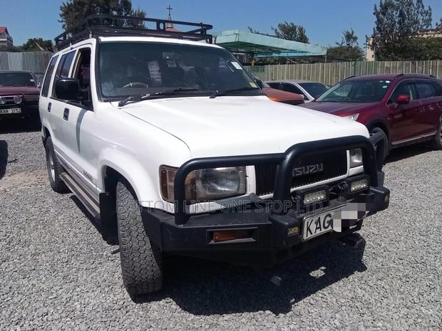 Isuzu Trooper 1998 White