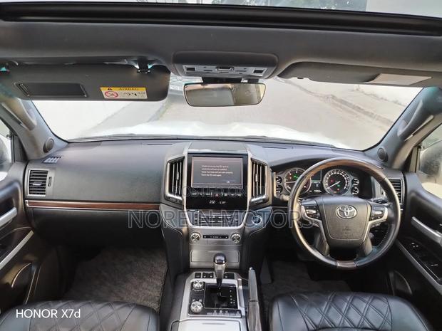 Toyota Land Cruiser 2019 Off white