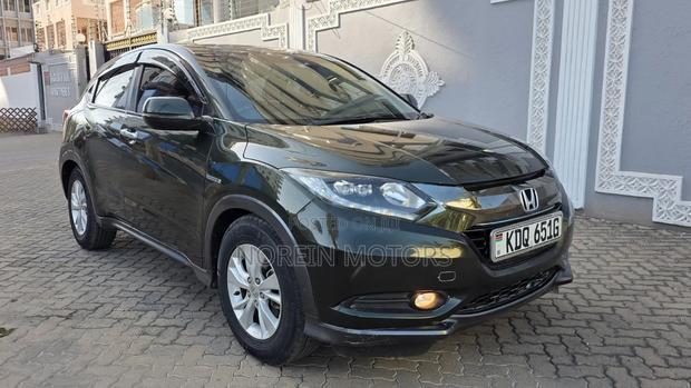 Honda Vezel 2017 Green